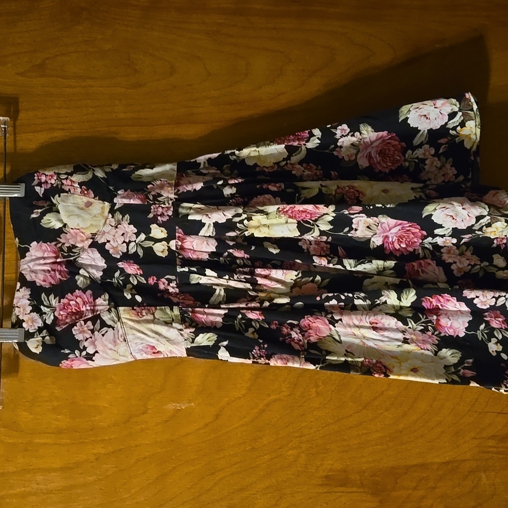 Ladies Strapless Top Size XS: A